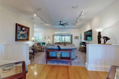 House in New Smyrna Beach, Florida 3 bedrooms, 234.11 sq.m. № 2123083 - photo 15