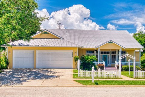 House in New Smyrna Beach, Florida 3 bedrooms, 234.11 sq.m. № 2123083