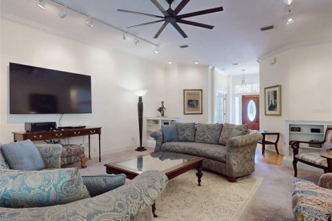 House in New Smyrna Beach, Florida 3 bedrooms, 234.11 sq.m. № 2123083 - photo 18