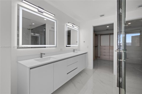 Copropriété à vendre à Miami, Floride: 4 chambres, 249.54 m2 № 2390349 - photo 27