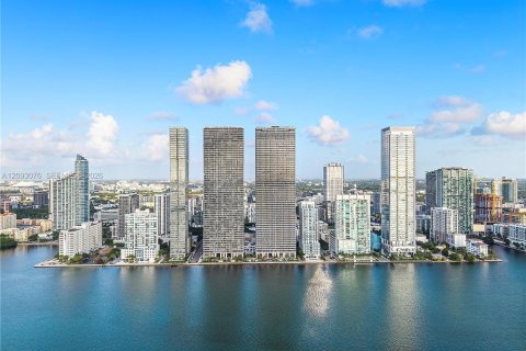 Copropriété à vendre à Miami, Floride: 4 chambres, 249.54 m2 № 2390349 - photo 2
