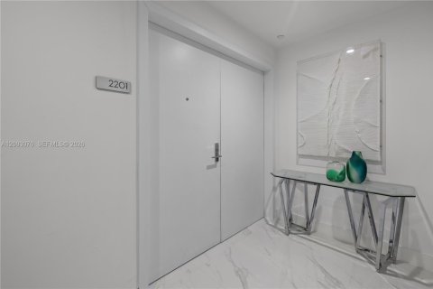 Copropriété à vendre à Miami, Floride: 4 chambres, 249.54 m2 № 2390349 - photo 13
