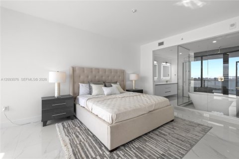 Copropriété à vendre à Miami, Floride: 4 chambres, 249.54 m2 № 2390349 - photo 24