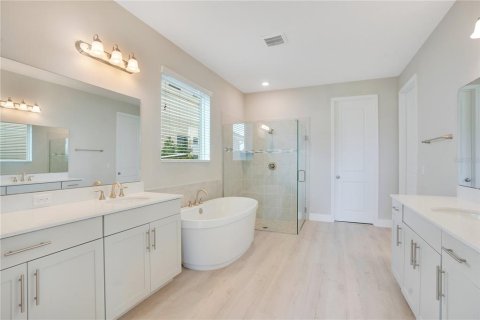 House in Orlando, Florida 6 bedrooms, 377 sq.m. № 1598681 - photo 25