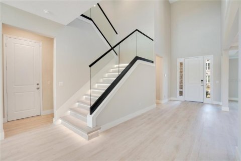 House in Orlando, Florida 6 bedrooms, 377 sq.m. № 1598681 - photo 5