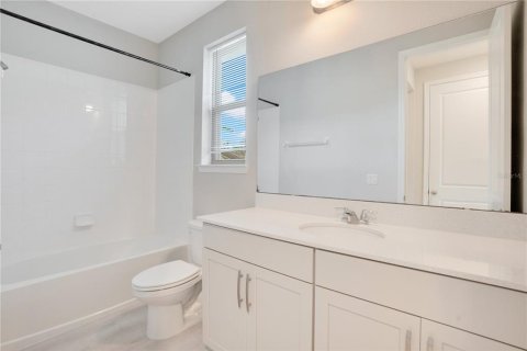 House in Orlando, Florida 6 bedrooms, 377 sq.m. № 1598681 - photo 14
