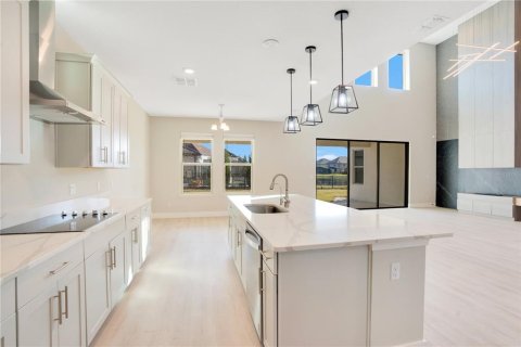 House in Orlando, Florida 6 bedrooms, 377 sq.m. № 1598681 - photo 7