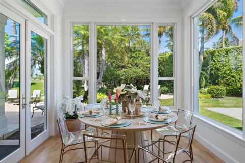 House in North Palm Beach, Florida 5 bedrooms, 379.13 sq.m. № 2262331 - photo 10