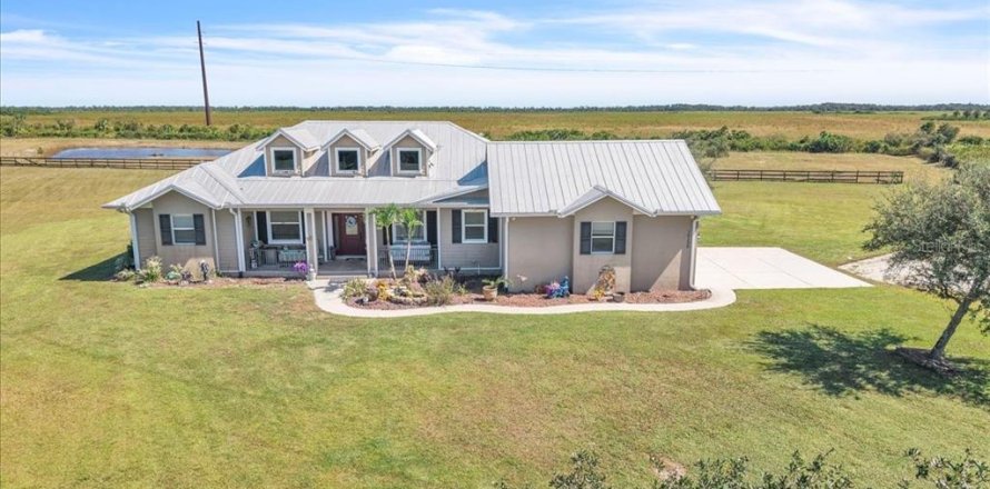 Villa ou maison à Punta Gorda, Floride 4 chambres, 218.88 m2 № 2429122