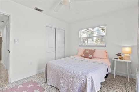 House in Saint Petersburg, Florida 4 bedrooms, 212.37 sq.m. № 1815122 - photo 22