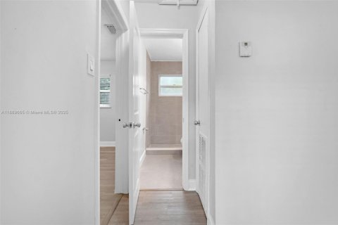 Снять в аренду виллу или дом в Дания-Бич, Флорида 2 спальни, 116.13м2, № 1938930 - фото 17