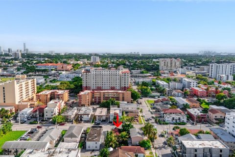 Villa ou maison à vendre à Miami, Floride: 2 chambres, 101.26 m2 № 2019539 - photo 16