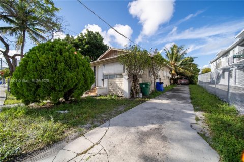 Villa ou maison à vendre à Miami, Floride: 2 chambres, 101.26 m2 № 2019539 - photo 10