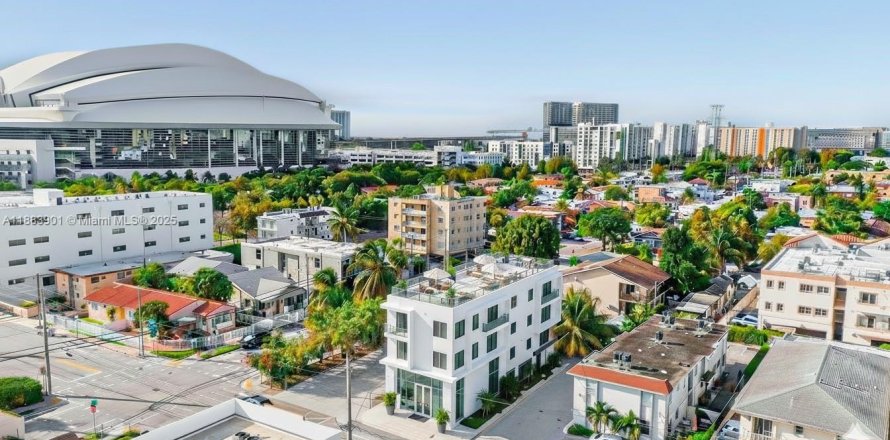 Villa ou maison à Miami, Floride 2 chambres, 101.26 m2 № 2019539