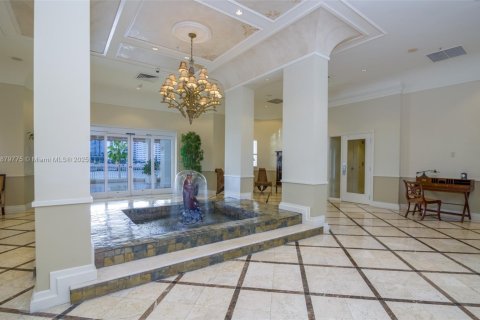 Condo in Miami, Florida, 2 bedrooms  № 1921408 - photo 17
