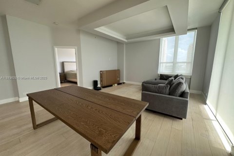 Condo in Miami, Florida, 2 bedrooms  № 1921408 - photo 6