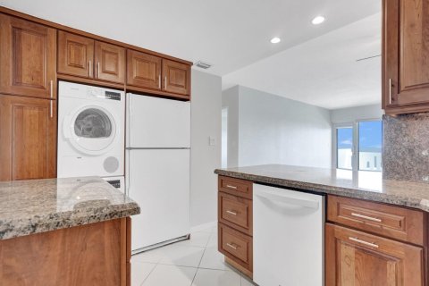 Condo in Fort Lauderdale, Florida, 1 bedroom № 2154162 - photo 3