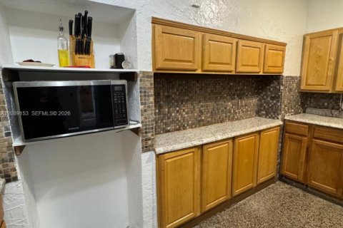 Casa en venta en Fort Lauderdale, Florida, 2 dormitorios, 83.98 m2 № 2365464 - foto 8