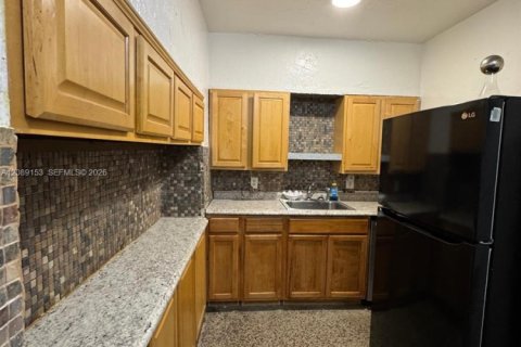 Casa en venta en Fort Lauderdale, Florida, 2 dormitorios, 83.98 m2 № 2365464 - foto 10