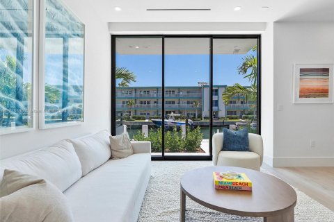 Townhouse in North Miami Beach, Florida 4 bedrooms, 313.55 sq.m. № 1467222 - photo 13