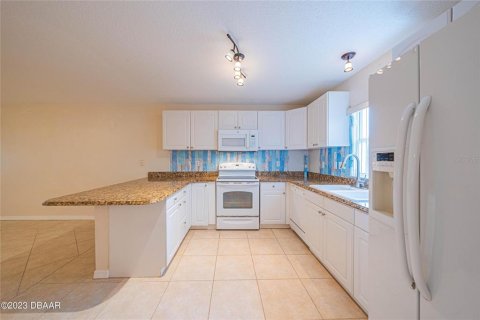Купить кондоминиум в Дейтона-Бич, Флорида 4 комнаты, 119.19м2, № 2145556 - фото 9