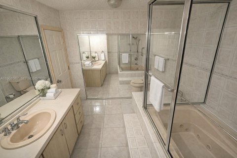 Casa en alquiler en Lauderdale Lakes, Florida, 6 dormitorios, 196.49 m2 № 2023280 - foto 11