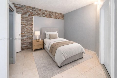 Casa en alquiler en Lauderdale Lakes, Florida, 6 dormitorios, 196.49 m2 № 2023280 - foto 22