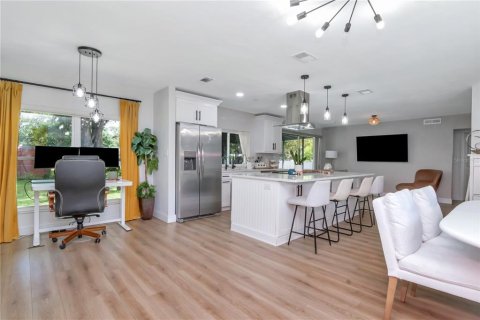 Casa en venta en Tampa, Florida, 3 dormitorios, 123.19 m2 № 1614651 - foto 9