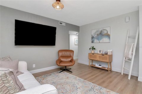 Casa en venta en Tampa, Florida, 3 dormitorios, 123.19 m2 № 1614651 - foto 19