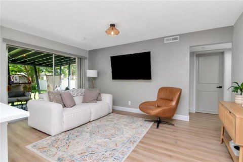 Casa en venta en Tampa, Florida, 3 dormitorios, 123.19 m2 № 1614651 - foto 18