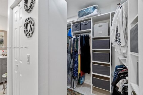 Villa ou maison à vendre à Pembroke Pines, Floride: 4 chambres, 203.36 m2 № 2041127 - photo 18