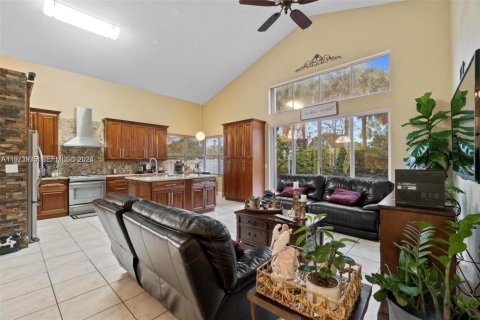 Villa ou maison à vendre à Pembroke Pines, Floride: 4 chambres, 203.36 m2 № 2041127 - photo 12