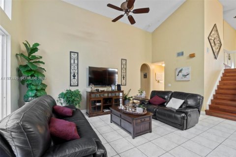 Villa ou maison à vendre à Pembroke Pines, Floride: 4 chambres, 203.36 m2 № 2041127 - photo 11