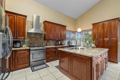 Villa ou maison à vendre à Pembroke Pines, Floride: 4 chambres, 203.36 m2 № 2041127 - photo 7