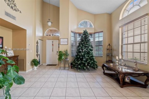 Villa ou maison à vendre à Pembroke Pines, Floride: 4 chambres, 203.36 m2 № 2041127 - photo 5