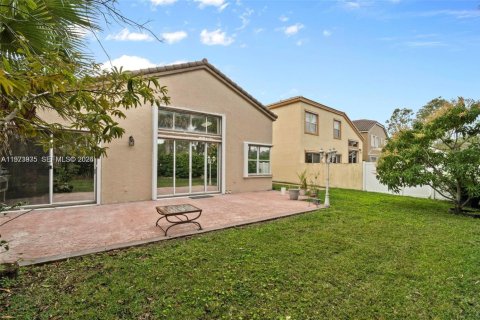 Villa ou maison à vendre à Pembroke Pines, Floride: 4 chambres, 203.36 m2 № 2041127 - photo 24