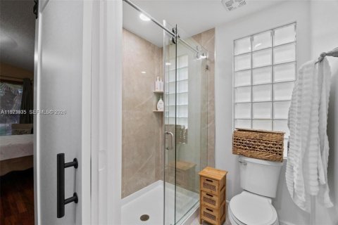 Villa ou maison à vendre à Pembroke Pines, Floride: 4 chambres, 203.36 m2 № 2041127 - photo 20