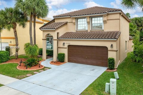 Villa ou maison à Pembroke Pines, Floride 4 chambres, 203.36 m2 № 2041127