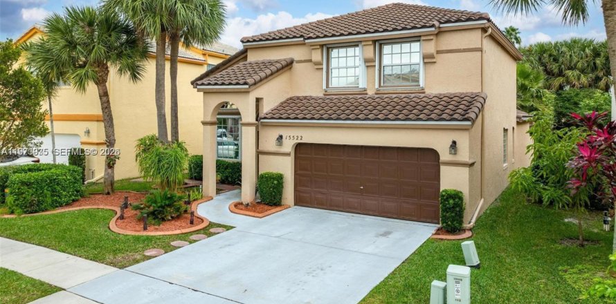 Villa ou maison à Pembroke Pines, Floride 4 chambres, 203.36 m2 № 2041127