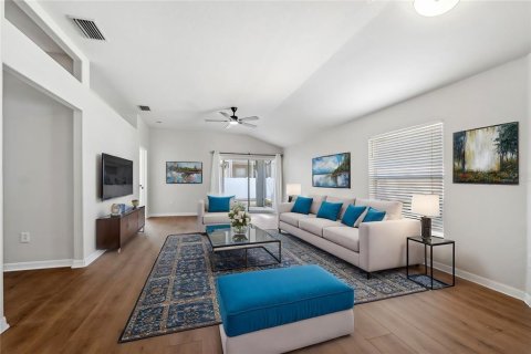 House in Wesley Chapel, Florida 2 bedrooms, 158.21 sq.m. № 1533044 - photo 6