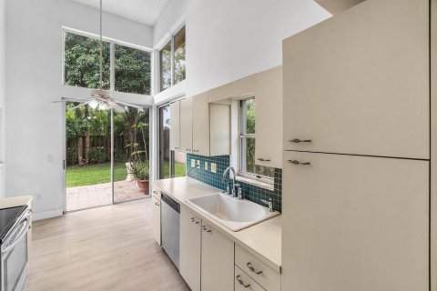 Touwnhouse à vendre à Boca Raton, Floride: 3 chambres, 164.53 m2 № 2257028 - photo 12