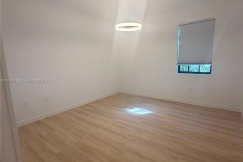 House in Florida City, Florida 3 bedrooms, 136.19 sq.m. № 2027898 - photo 10