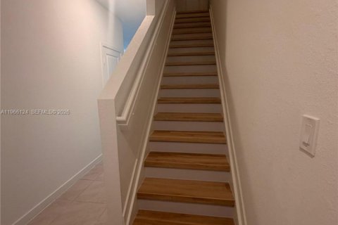 House in Florida City, Florida 3 bedrooms, 136.19 sq.m. № 2027898 - photo 9