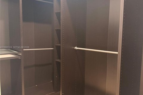 House in Florida City, Florida 3 bedrooms, 136.19 sq.m. № 2027898 - photo 18