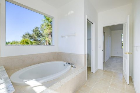 Villa ou maison à vendre à Sarasota, Floride: 5 chambres, 362.32 m2 № 2139430 - photo 28