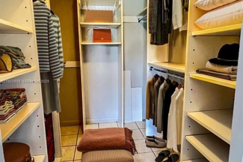 Touwnhouse à vendre à Hollywood, Floride: 3 chambres, 132.57 m2 № 1976746 - photo 6