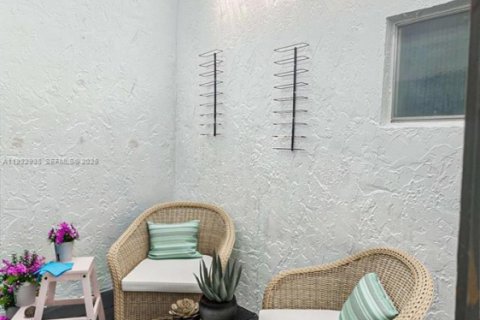 Touwnhouse à vendre à Hollywood, Floride: 3 chambres, 132.57 m2 № 1976746 - photo 9