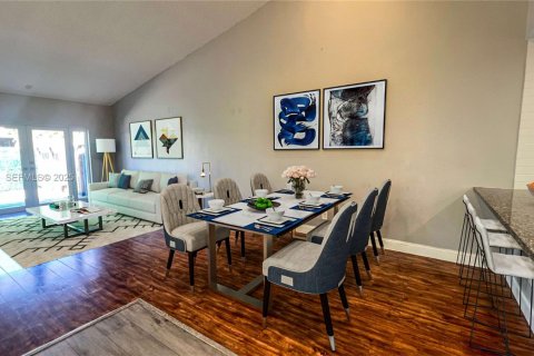 Touwnhouse à vendre à Hollywood, Floride: 3 chambres, 132.57 m2 № 1976746 - photo 2