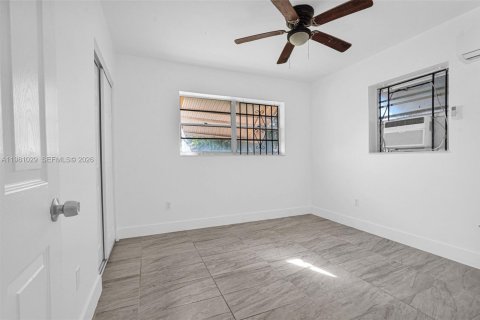 Appartement à louer à Miami, Floride: 2 chambres, 145.39 m2 № 2079873 - photo 16
