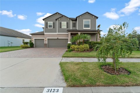 Casa en venta en Wesley Chapel, Florida, 5 dormitorios, 275.36 m2 № 1913770 - foto 2